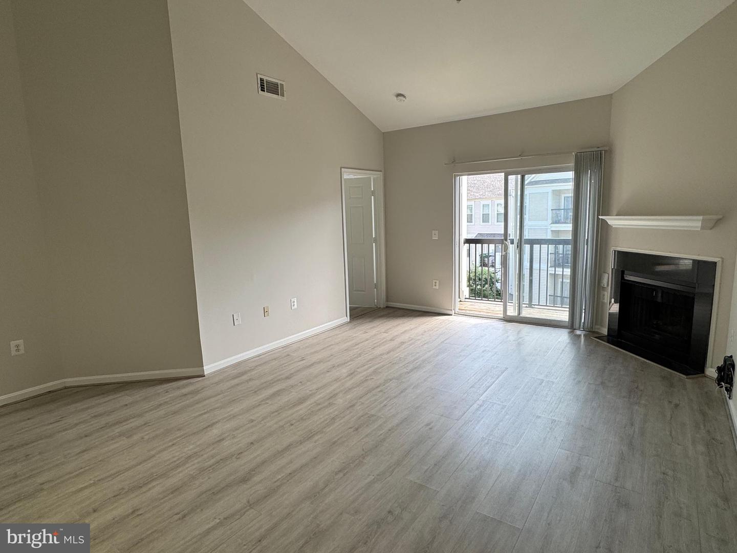11352 ARISTOTLE DR #7-405, FAIRFAX, Virginia 22030, 2 Bedrooms Bedrooms, ,2 BathroomsBathrooms,Residential,For sale,11352 ARISTOTLE DR #7-405,VAFX2254942 MLS # VAFX2254942