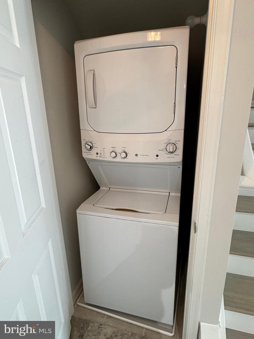 11352 ARISTOTLE DR #7-405, FAIRFAX, Virginia 22030, 2 Bedrooms Bedrooms, ,2 BathroomsBathrooms,Residential,For sale,11352 ARISTOTLE DR #7-405,VAFX2254942 MLS # VAFX2254942