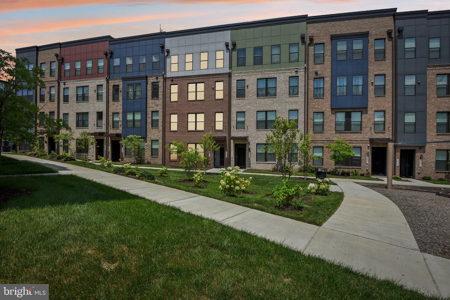 14156 GYPSUM LOOP #114, CHANTILLY, Virginia 20151, 3 Bedrooms Bedrooms, ,2 BathroomsBathrooms,Residential,For sale,14156 GYPSUM LOOP #114,VAFX2255014 MLS # VAFX2255014
