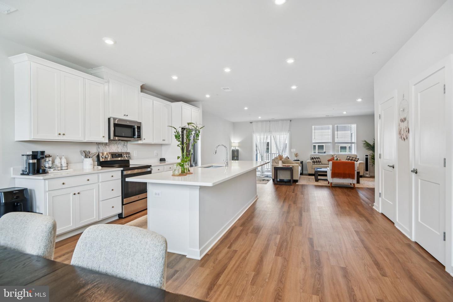 14156 GYPSUM LOOP #114, CHANTILLY, Virginia 20151, 3 Bedrooms Bedrooms, ,2 BathroomsBathrooms,Residential,For sale,14156 GYPSUM LOOP #114,VAFX2255014 MLS # VAFX2255014