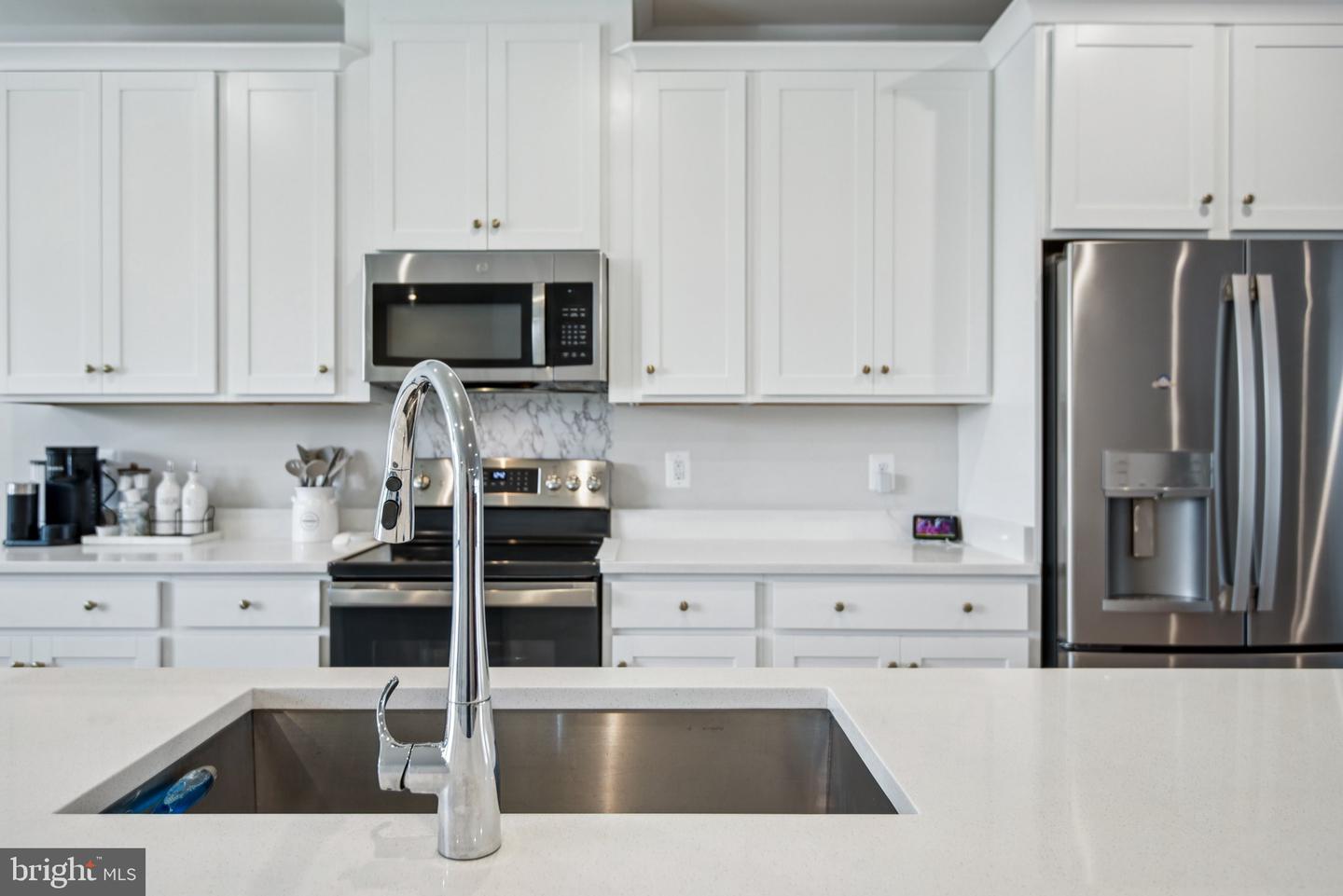 14156 GYPSUM LOOP #114, CHANTILLY, Virginia 20151, 3 Bedrooms Bedrooms, ,2 BathroomsBathrooms,Residential,For sale,14156 GYPSUM LOOP #114,VAFX2255014 MLS # VAFX2255014