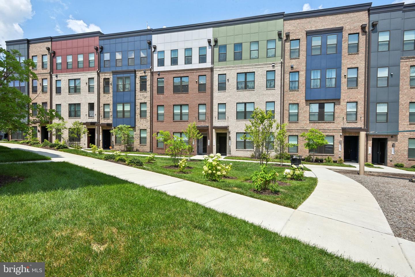 14156 GYPSUM LOOP #114, CHANTILLY, Virginia 20151, 3 Bedrooms Bedrooms, ,2 BathroomsBathrooms,Residential,For sale,14156 GYPSUM LOOP #114,VAFX2255014 MLS # VAFX2255014