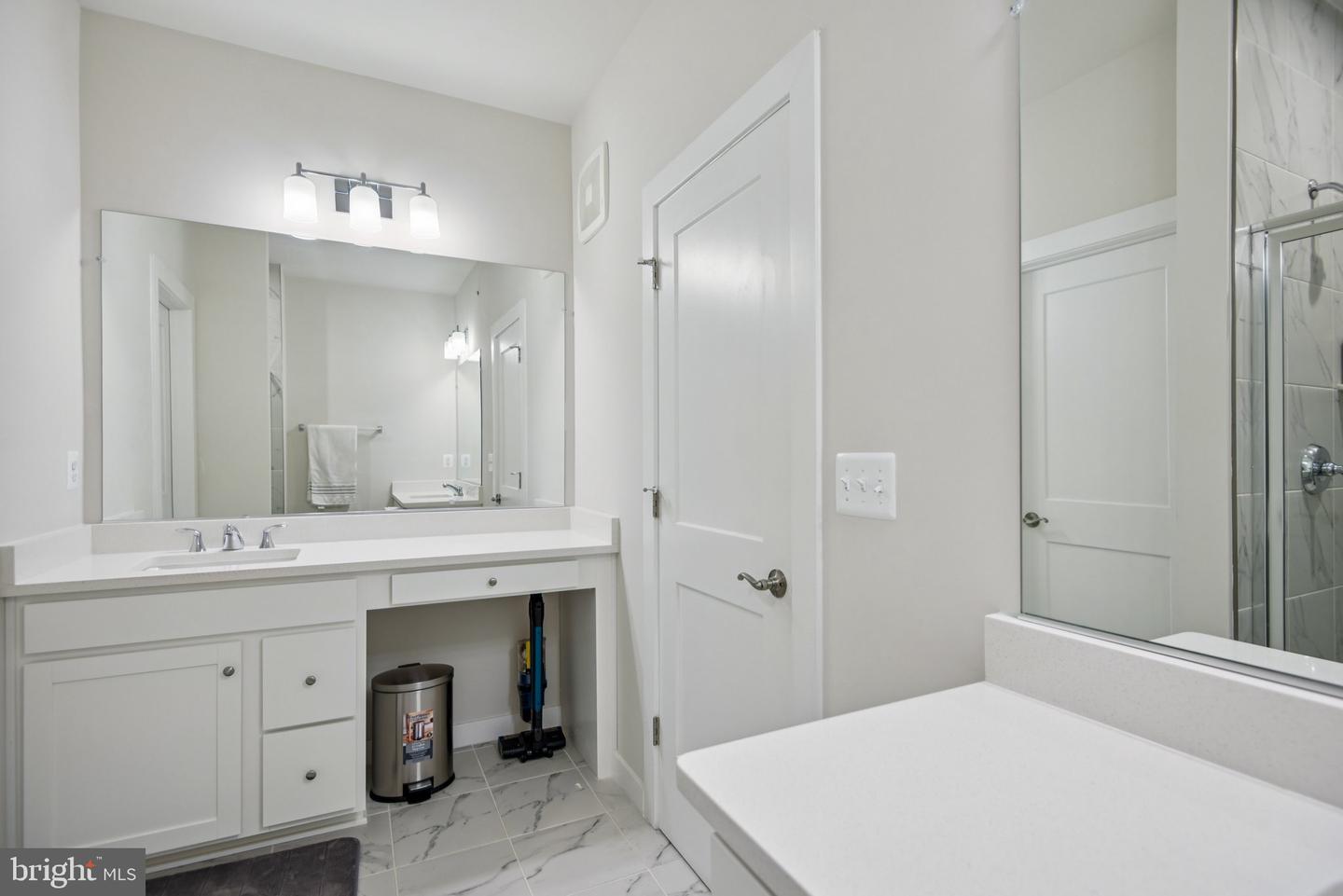14156 GYPSUM LOOP #114, CHANTILLY, Virginia 20151, 3 Bedrooms Bedrooms, ,2 BathroomsBathrooms,Residential,For sale,14156 GYPSUM LOOP #114,VAFX2255014 MLS # VAFX2255014