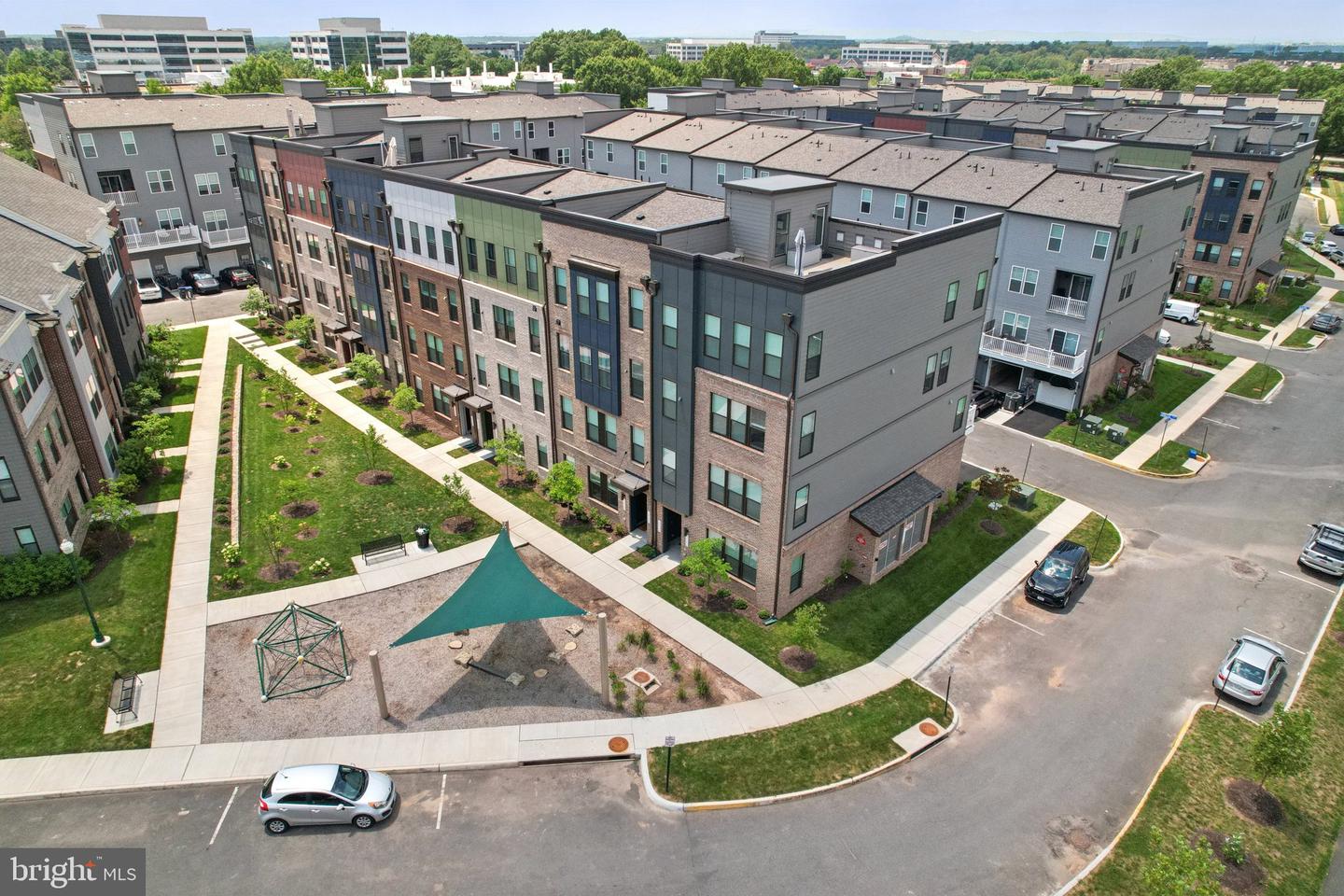 14156 GYPSUM LOOP #114, CHANTILLY, Virginia 20151, 3 Bedrooms Bedrooms, ,2 BathroomsBathrooms,Residential,For sale,14156 GYPSUM LOOP #114,VAFX2255014 MLS # VAFX2255014