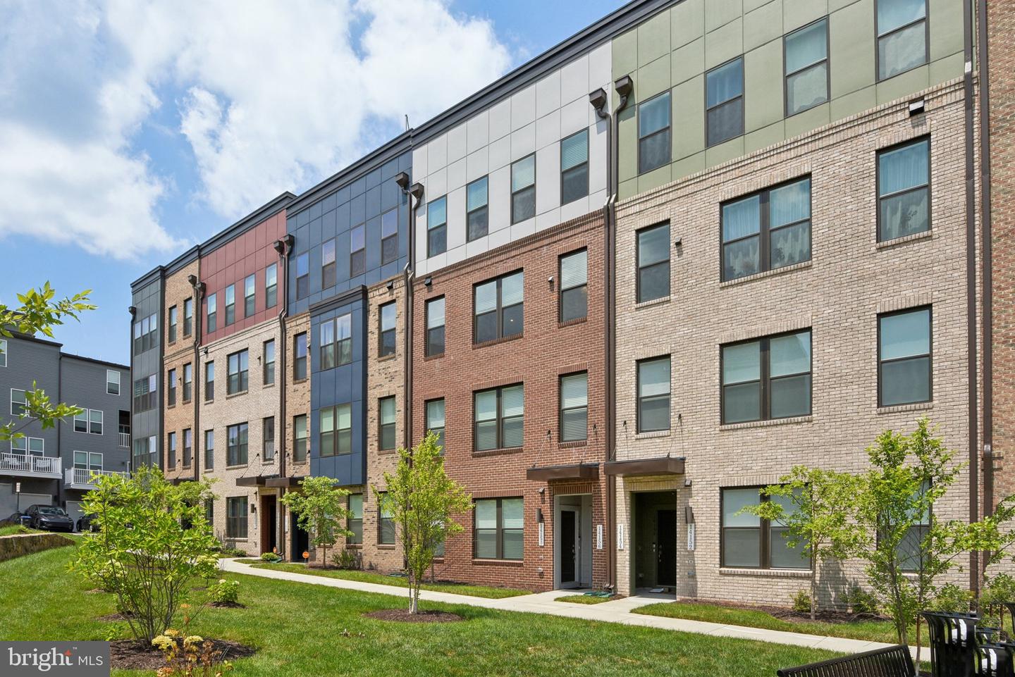14156 GYPSUM LOOP #114, CHANTILLY, Virginia 20151, 3 Bedrooms Bedrooms, ,2 BathroomsBathrooms,Residential,For sale,14156 GYPSUM LOOP #114,VAFX2255014 MLS # VAFX2255014