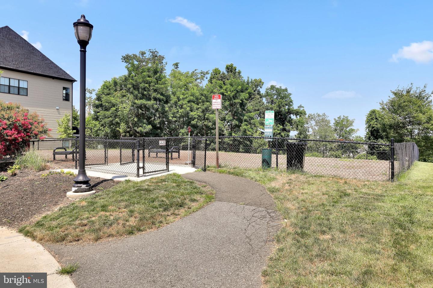 6301 EDSALL RD #104, ALEXANDRIA, Virginia 22312, 1 Bedroom Bedrooms, ,1 BathroomBathrooms,Residential,For sale,6301 EDSALL RD #104,VAFX2254964 MLS # VAFX2254964 6301 EDSALL RD #104, ALEXANDRIA, Virginia 22312, 1 Bedroom Bedrooms, ,1 BathroomBathrooms,Residential,For sale,6301 EDSALL RD #104,VAFX2254964 MLS # VAFX2254964