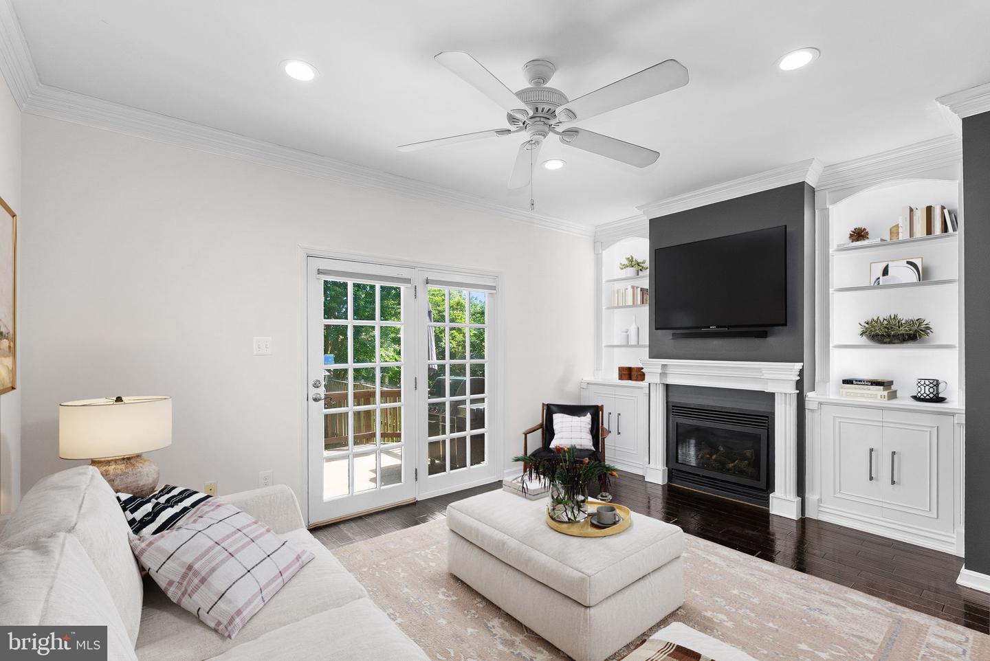 19-A W UHLER AVE, ALEXANDRIA, Virginia 22301, 3 Bedrooms Bedrooms, ,2 BathroomsBathrooms,Residential,For sale,19-A W UHLER AVE,VAAX2047392 MLS # VAAX2047392