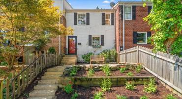 4 ANCELL ST, ALEXANDRIA, Virginia 22305, 3 Bedrooms Bedrooms, ,2 BathroomsBathrooms,Residential,For sale,4 ANCELL ST,VAAX2047396 MLS # VAAX2047396
