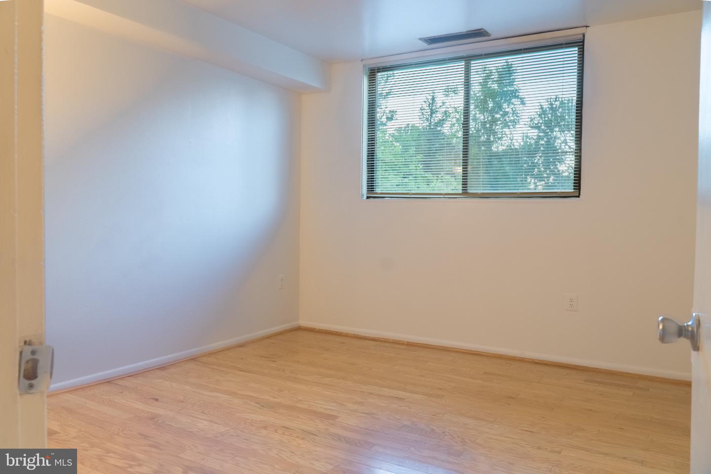 10724 WEST DR #302, FAIRFAX, Virginia 22030, 2 Bedrooms Bedrooms, ,1 BathroomBathrooms,Residential,For sale,10724 WEST DR #302,VAFC2006606 MLS # VAFC2006606