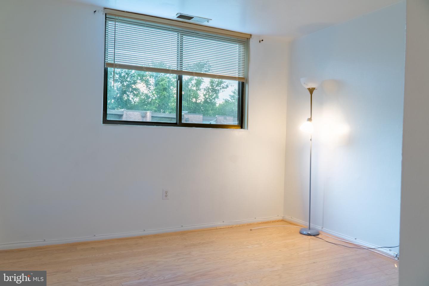 10724 WEST DR #302, FAIRFAX, Virginia 22030, 2 Bedrooms Bedrooms, ,1 BathroomBathrooms,Residential,For sale,10724 WEST DR #302,VAFC2006606 MLS # VAFC2006606