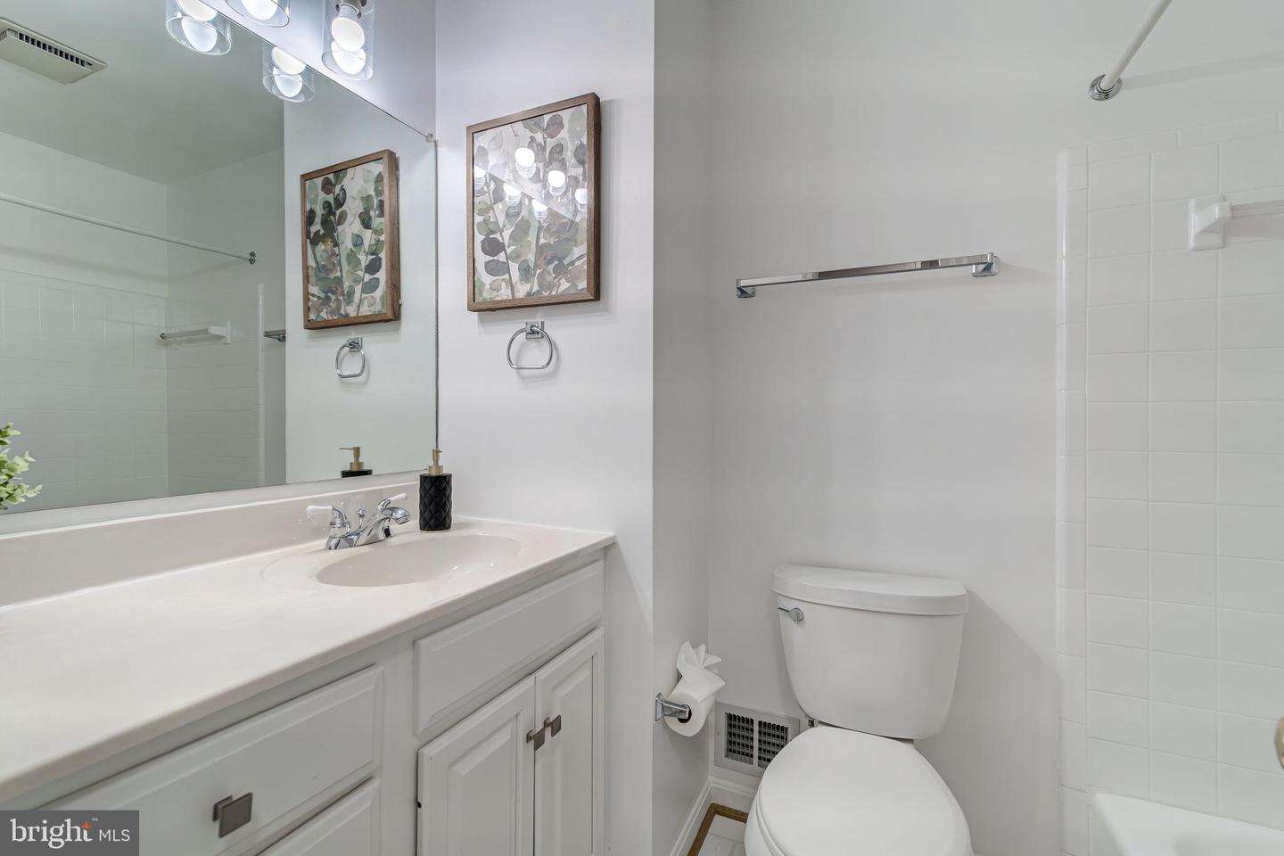 6803 HOUNDMASTER RD, SPRINGFIELD, Virginia 22152, 4 Bedrooms Bedrooms, ,3 BathroomsBathrooms,Residential,For sale,6803 HOUNDMASTER RD,VAFX2255154 MLS # VAFX2255154