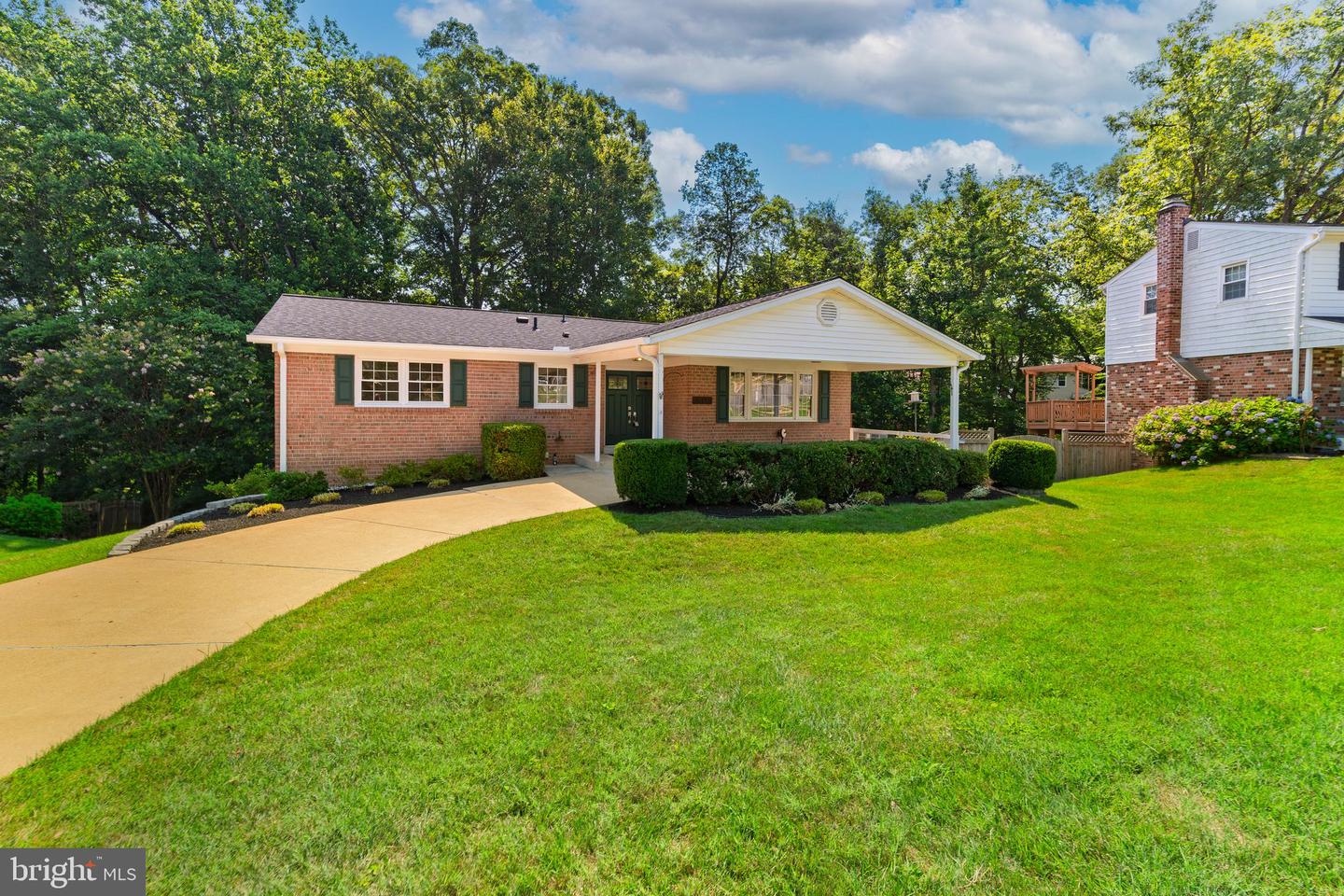6803 HOUNDMASTER RD, SPRINGFIELD, Virginia 22152, 4 Bedrooms Bedrooms, ,3 BathroomsBathrooms,Residential,For sale,6803 HOUNDMASTER RD,VAFX2255154 MLS # VAFX2255154