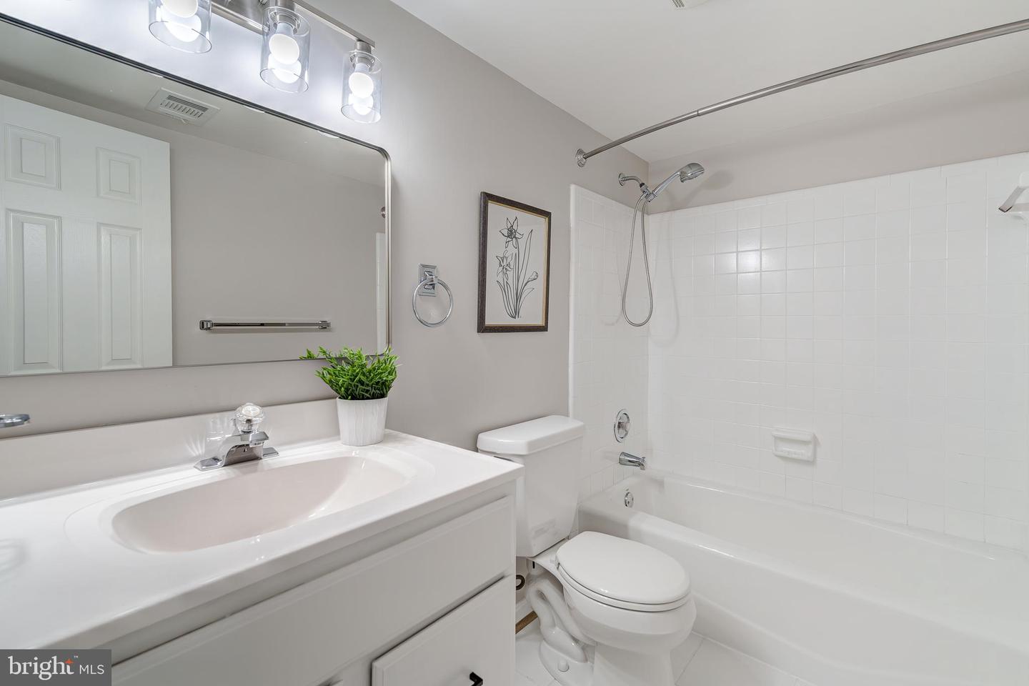 6803 HOUNDMASTER RD, SPRINGFIELD, Virginia 22152, 4 Bedrooms Bedrooms, ,3 BathroomsBathrooms,Residential,For sale,6803 HOUNDMASTER RD,VAFX2255154 MLS # VAFX2255154