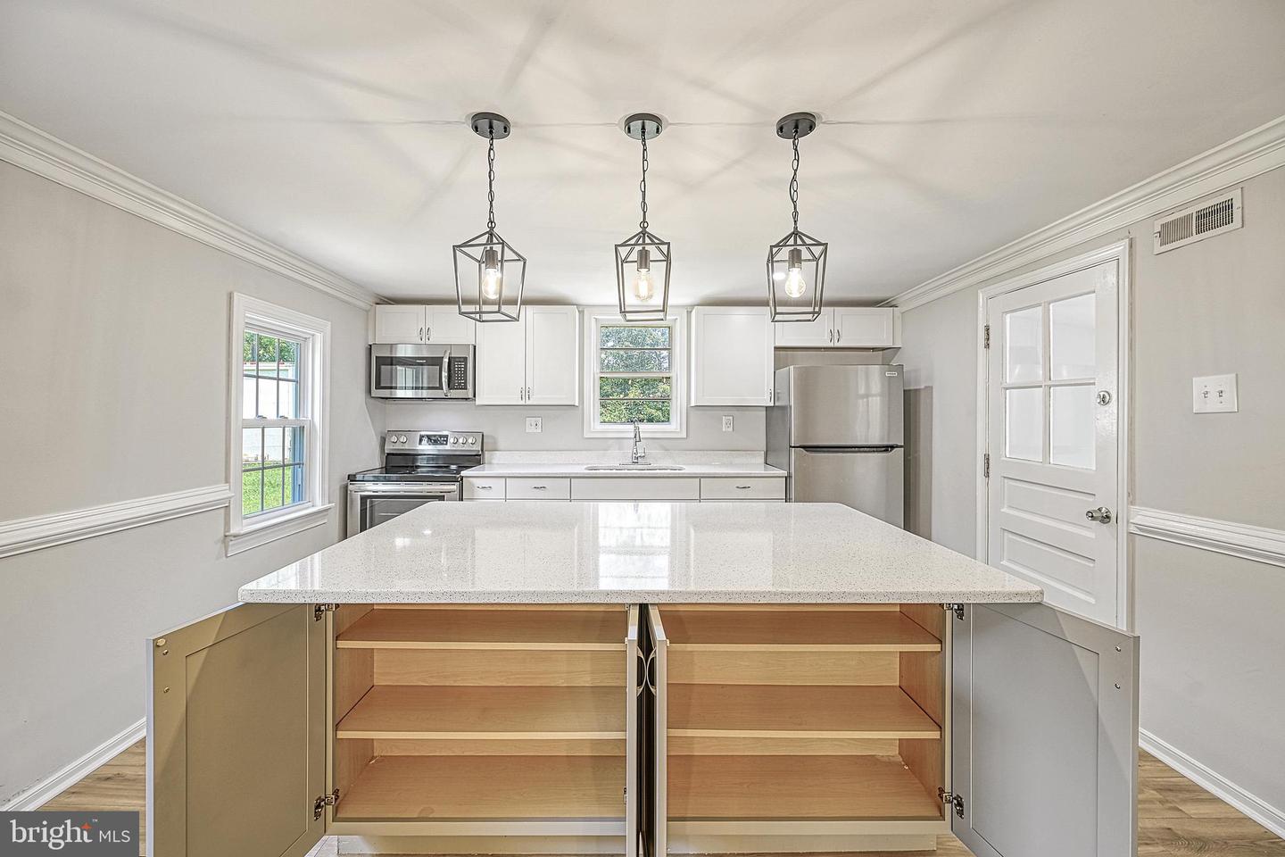 14040 W PATRICK HENRY RD, DOSWELL, Virginia 23047, 3 Bedrooms Bedrooms, 6 Rooms Rooms,2 BathroomsBathrooms,Residential,For sale,14040 W PATRICK HENRY RD,VAHA2001036 MLS # VAHA2001036