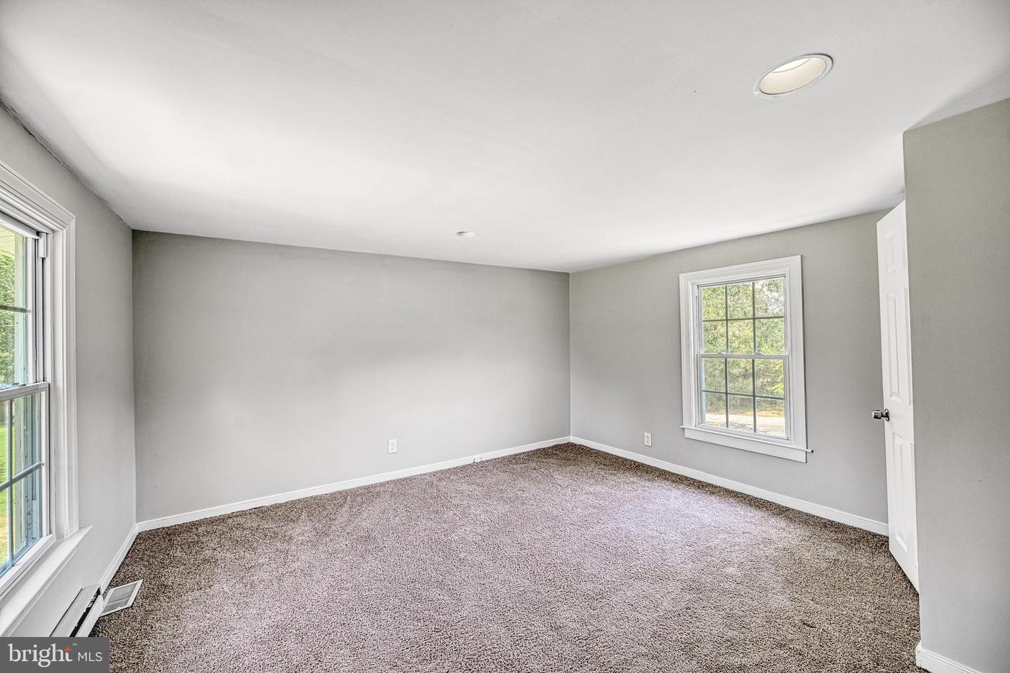 14040 W PATRICK HENRY RD, DOSWELL, Virginia 23047, 3 Bedrooms Bedrooms, 6 Rooms Rooms,2 BathroomsBathrooms,Residential,For sale,14040 W PATRICK HENRY RD,VAHA2001036 MLS # VAHA2001036