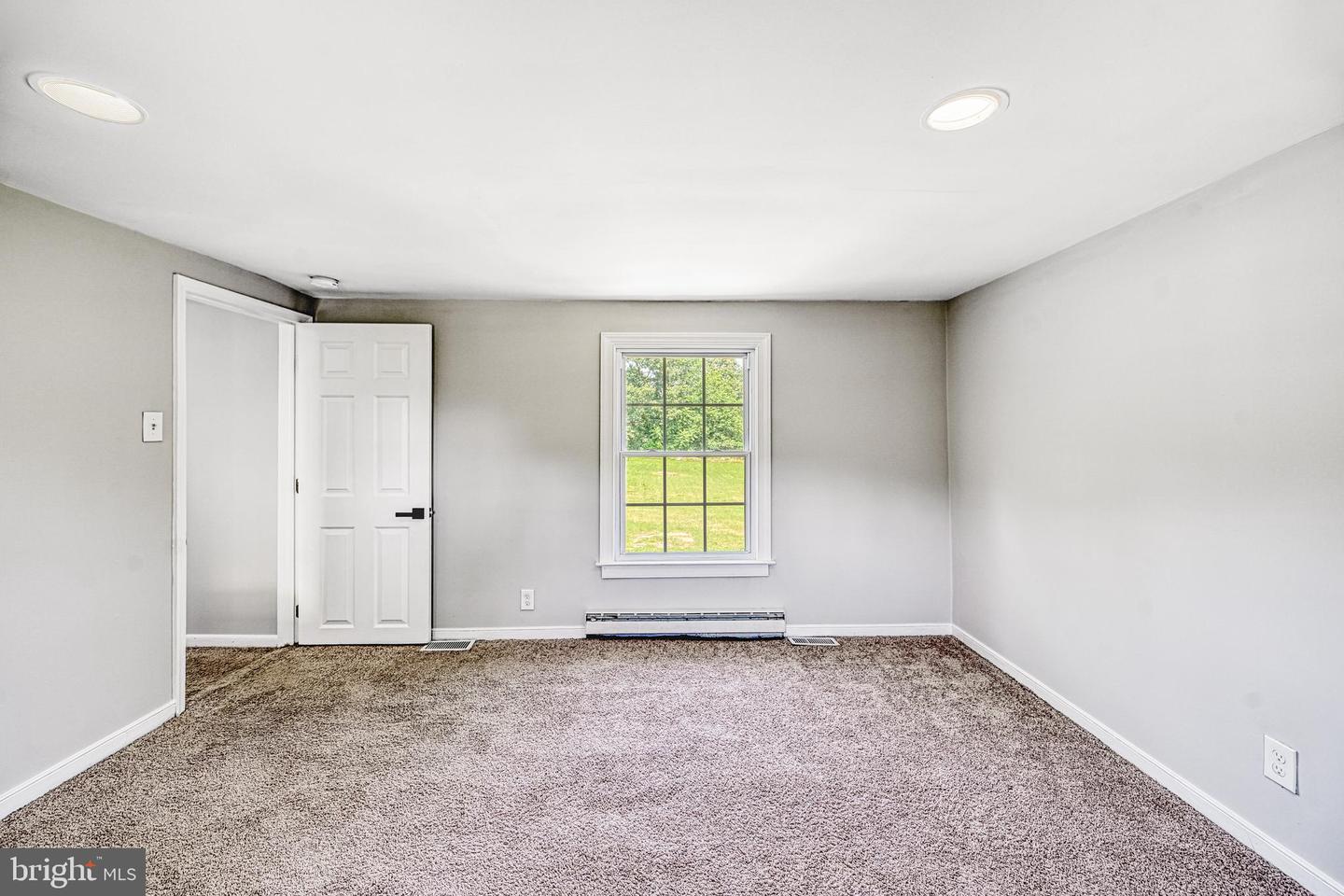 14040 W PATRICK HENRY RD, DOSWELL, Virginia 23047, 3 Bedrooms Bedrooms, 6 Rooms Rooms,2 BathroomsBathrooms,Residential,For sale,14040 W PATRICK HENRY RD,VAHA2001036 MLS # VAHA2001036