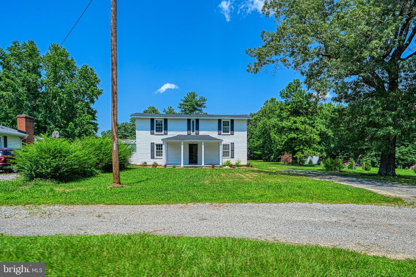 14040 W PATRICK HENRY RD, DOSWELL, Virginia 23047, 3 Bedrooms Bedrooms, 6 Rooms Rooms,2 BathroomsBathrooms,Residential,For sale,14040 W PATRICK HENRY RD,VAHA2001036 MLS # VAHA2001036