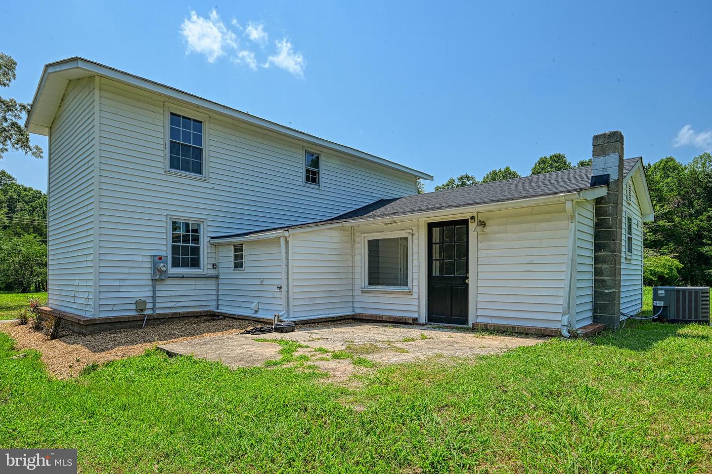 14040 W PATRICK HENRY RD, DOSWELL, Virginia 23047, 3 Bedrooms Bedrooms, 6 Rooms Rooms,2 BathroomsBathrooms,Residential,For sale,14040 W PATRICK HENRY RD,VAHA2001036 MLS # VAHA2001036