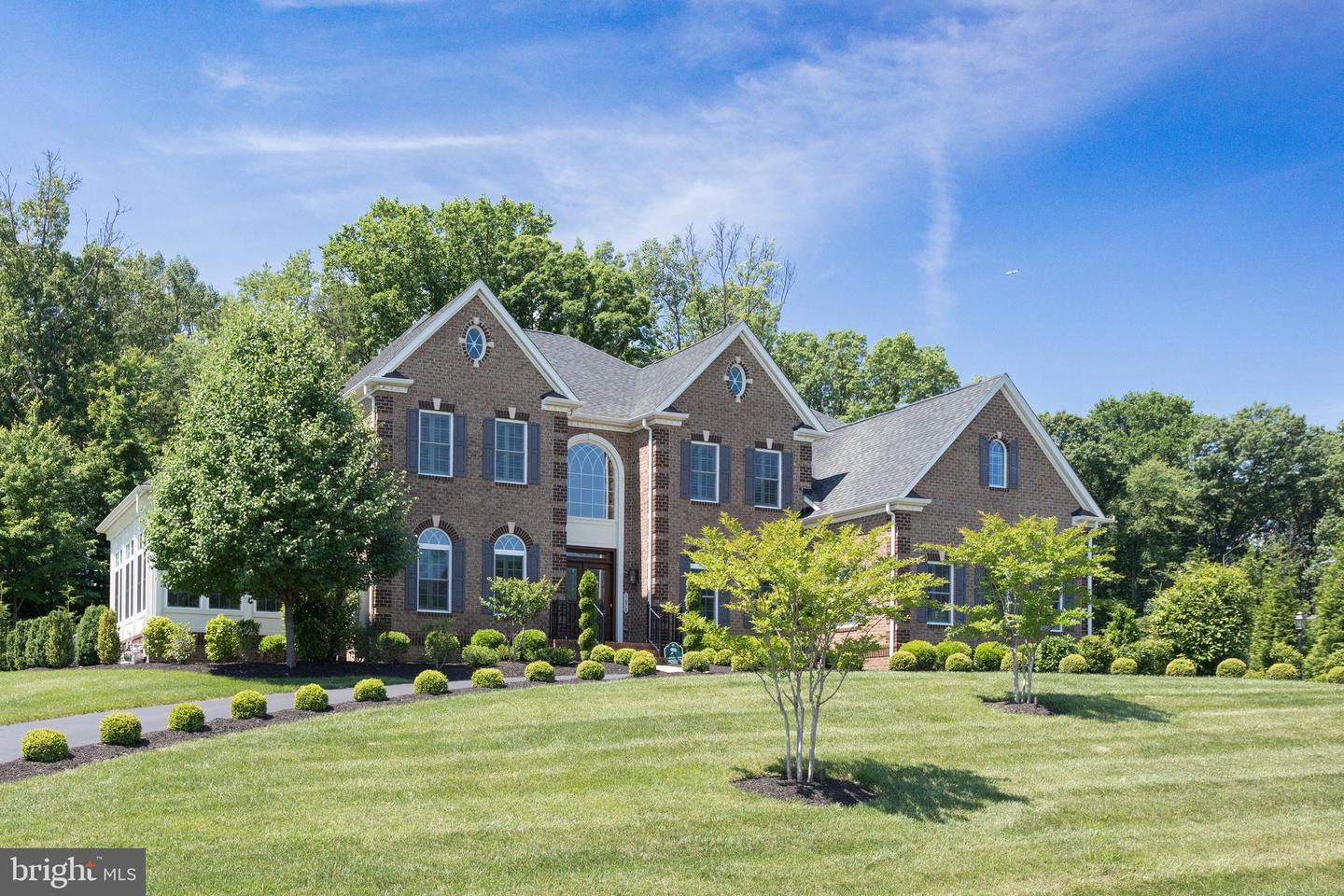 1678 HUNTING CREST WAY, VIENNA, Virginia 22182, 4 Bedrooms Bedrooms, ,5 BathroomsBathrooms,Residential,For sale,1678 HUNTING CREST WAY,VAFX2255106 MLS # VAFX2255106