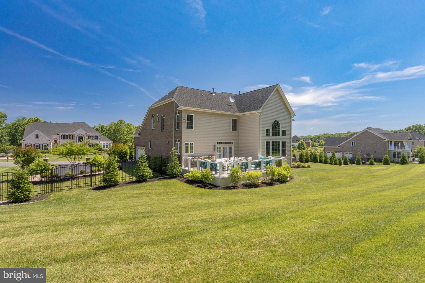1678 HUNTING CREST WAY, VIENNA, Virginia 22182, 4 Bedrooms Bedrooms, ,5 BathroomsBathrooms,Residential,For sale,1678 HUNTING CREST WAY,VAFX2255106 MLS # VAFX2255106