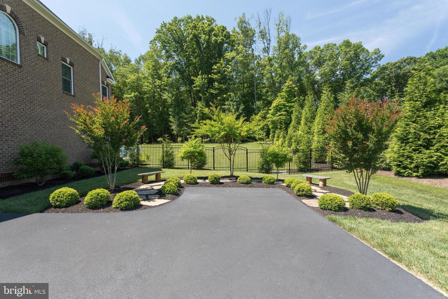 1678 HUNTING CREST WAY, VIENNA, Virginia 22182, 4 Bedrooms Bedrooms, ,5 BathroomsBathrooms,Residential,For sale,1678 HUNTING CREST WAY,VAFX2255106 MLS # VAFX2255106