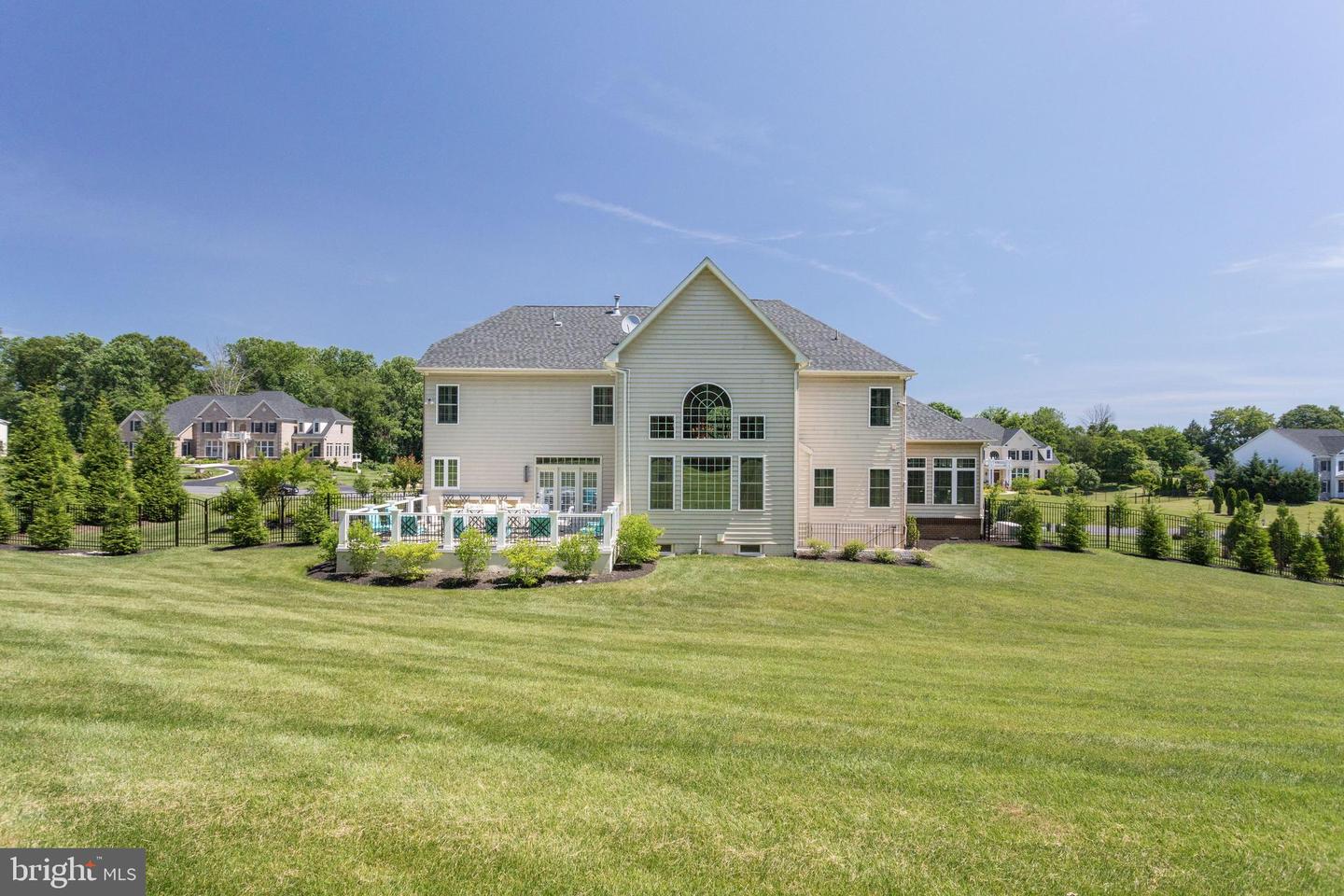 1678 HUNTING CREST WAY, VIENNA, Virginia 22182, 4 Bedrooms Bedrooms, ,5 BathroomsBathrooms,Residential,For sale,1678 HUNTING CREST WAY,VAFX2255106 MLS # VAFX2255106