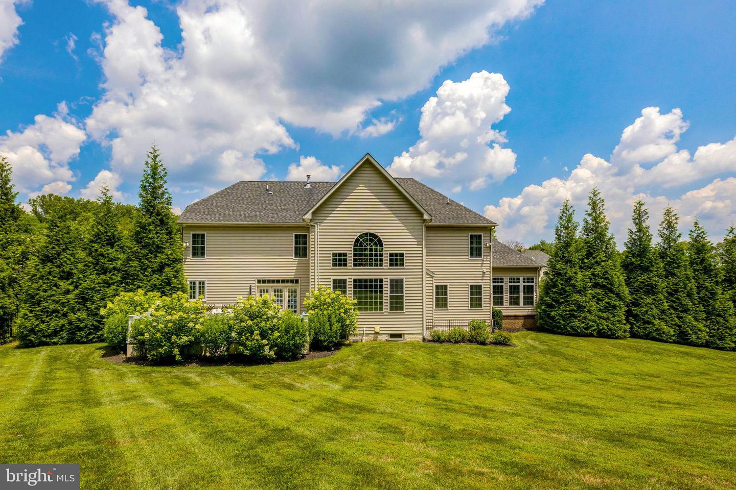 1678 HUNTING CREST WAY, VIENNA, Virginia 22182, 4 Bedrooms Bedrooms, ,5 BathroomsBathrooms,Residential,For sale,1678 HUNTING CREST WAY,VAFX2255106 MLS # VAFX2255106