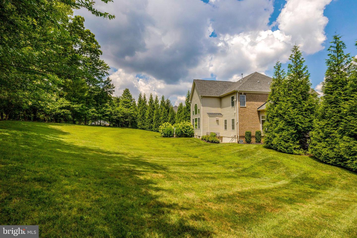 1678 HUNTING CREST WAY, VIENNA, Virginia 22182, 4 Bedrooms Bedrooms, ,5 BathroomsBathrooms,Residential,For sale,1678 HUNTING CREST WAY,VAFX2255106 MLS # VAFX2255106