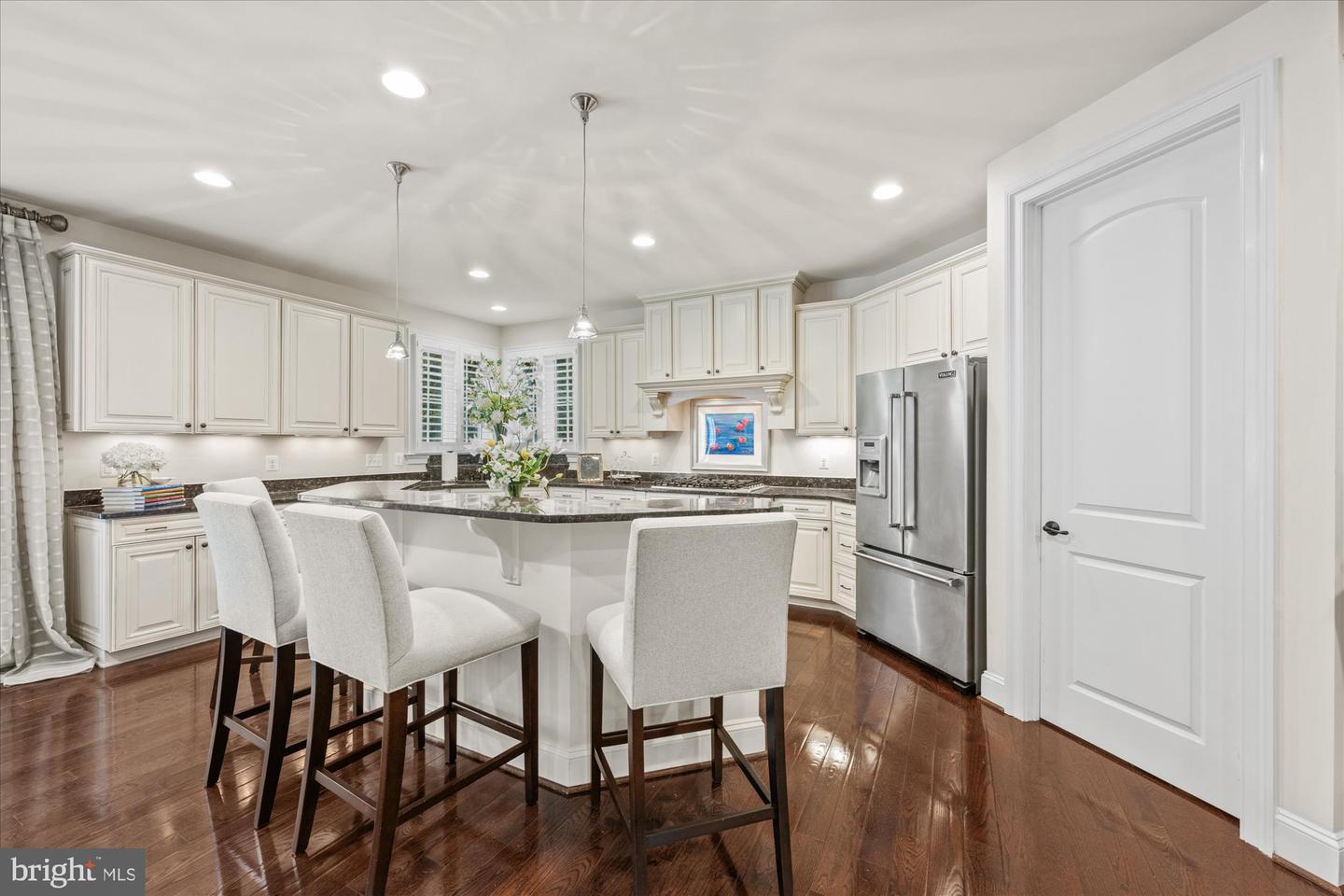 1678 HUNTING CREST WAY, VIENNA, Virginia 22182, 4 Bedrooms Bedrooms, ,5 BathroomsBathrooms,Residential,For sale,1678 HUNTING CREST WAY,VAFX2255106 MLS # VAFX2255106