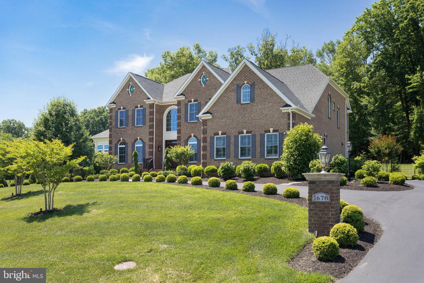 1678 HUNTING CREST WAY, VIENNA, Virginia 22182, 4 Bedrooms Bedrooms, ,5 BathroomsBathrooms,Residential,For sale,1678 HUNTING CREST WAY,VAFX2255106 MLS # VAFX2255106