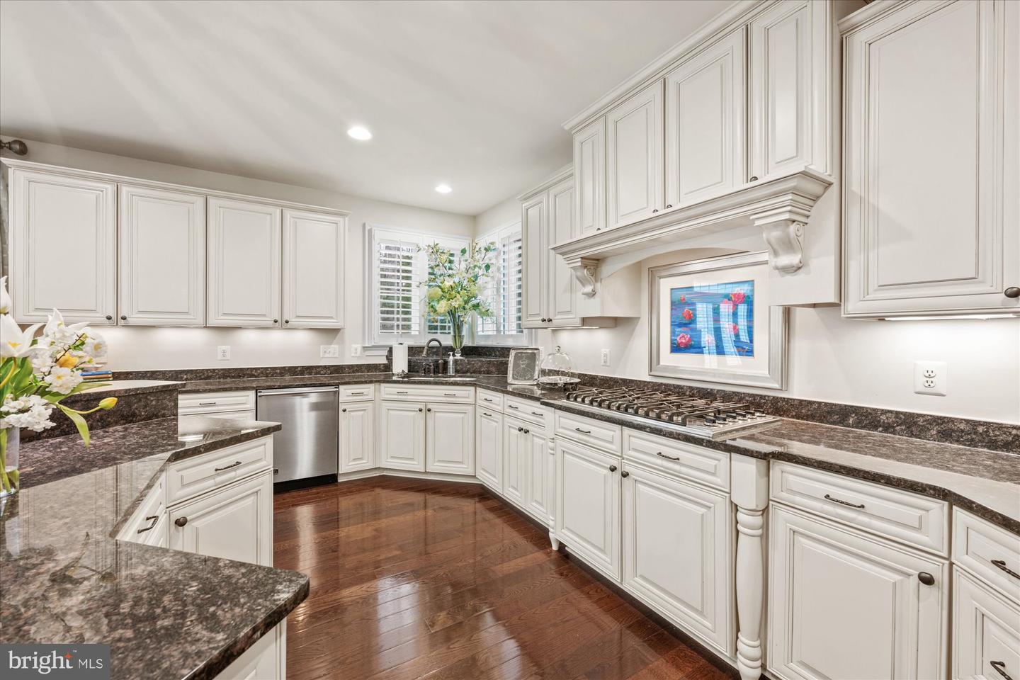1678 HUNTING CREST WAY, VIENNA, Virginia 22182, 4 Bedrooms Bedrooms, ,5 BathroomsBathrooms,Residential,For sale,1678 HUNTING CREST WAY,VAFX2255106 MLS # VAFX2255106