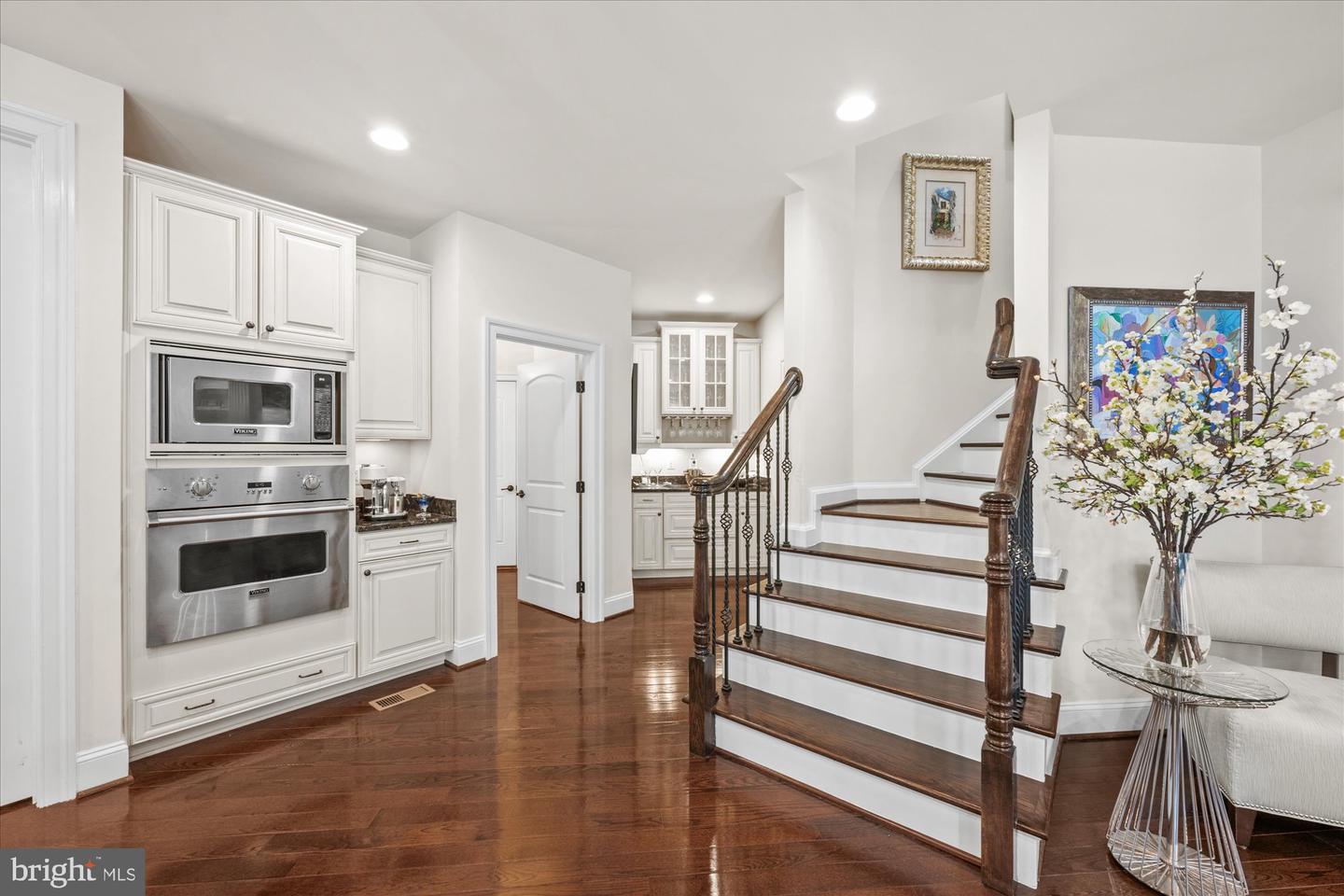 1678 HUNTING CREST WAY, VIENNA, Virginia 22182, 4 Bedrooms Bedrooms, ,5 BathroomsBathrooms,Residential,For sale,1678 HUNTING CREST WAY,VAFX2255106 MLS # VAFX2255106
