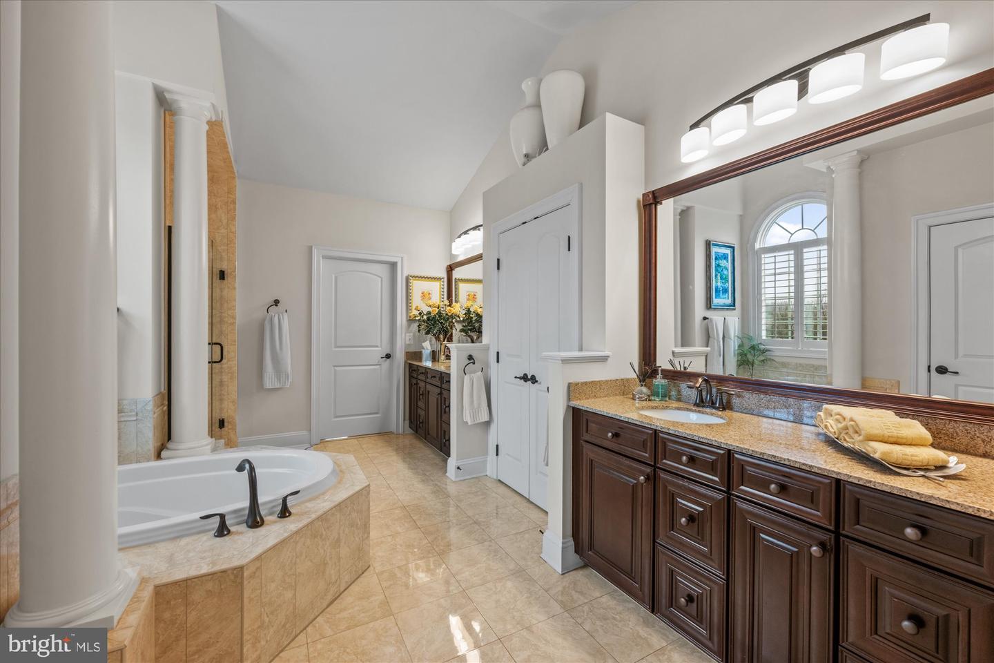 1678 HUNTING CREST WAY, VIENNA, Virginia 22182, 4 Bedrooms Bedrooms, ,5 BathroomsBathrooms,Residential,For sale,1678 HUNTING CREST WAY,VAFX2255106 MLS # VAFX2255106