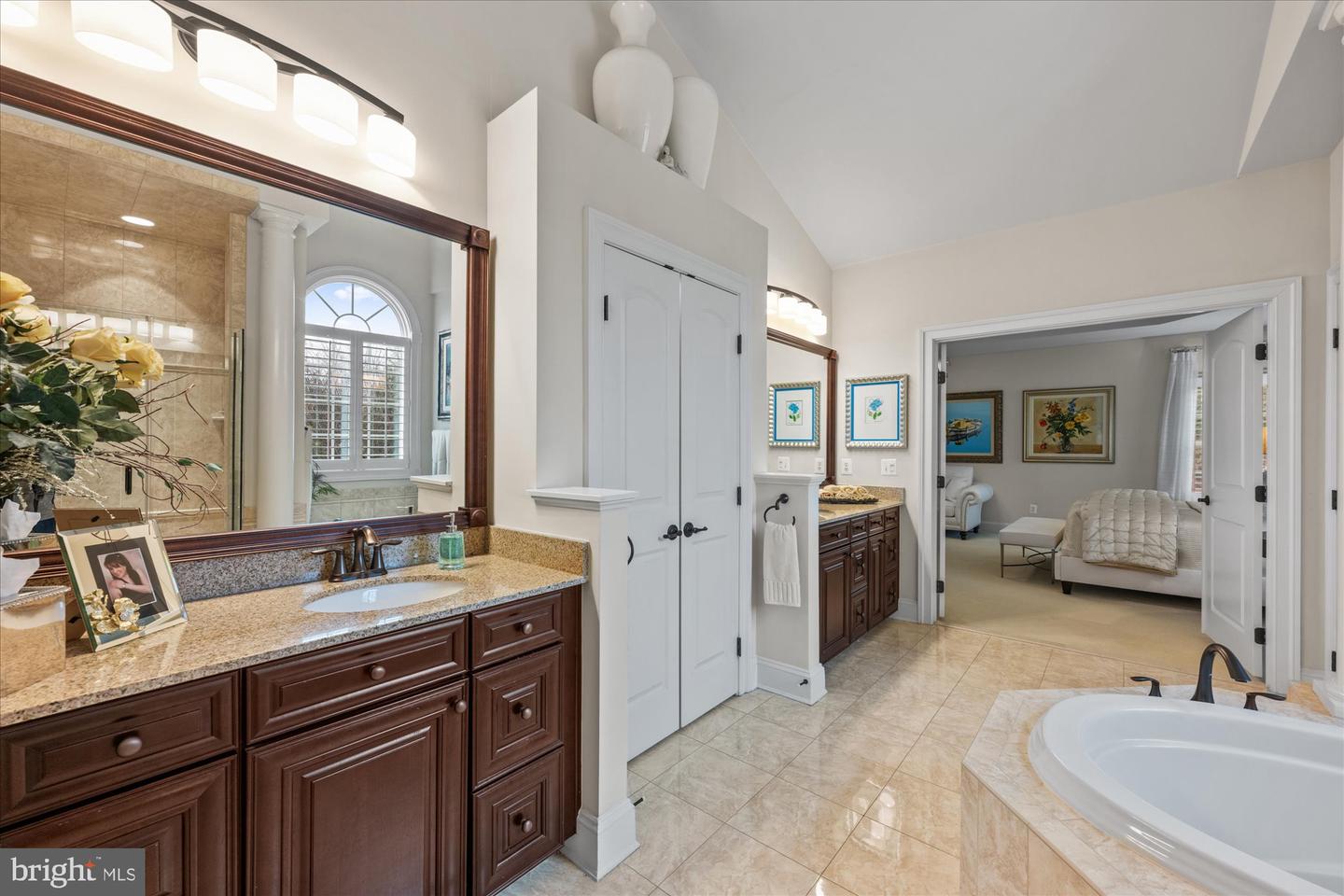1678 HUNTING CREST WAY, VIENNA, Virginia 22182, 4 Bedrooms Bedrooms, ,5 BathroomsBathrooms,Residential,For sale,1678 HUNTING CREST WAY,VAFX2255106 MLS # VAFX2255106
