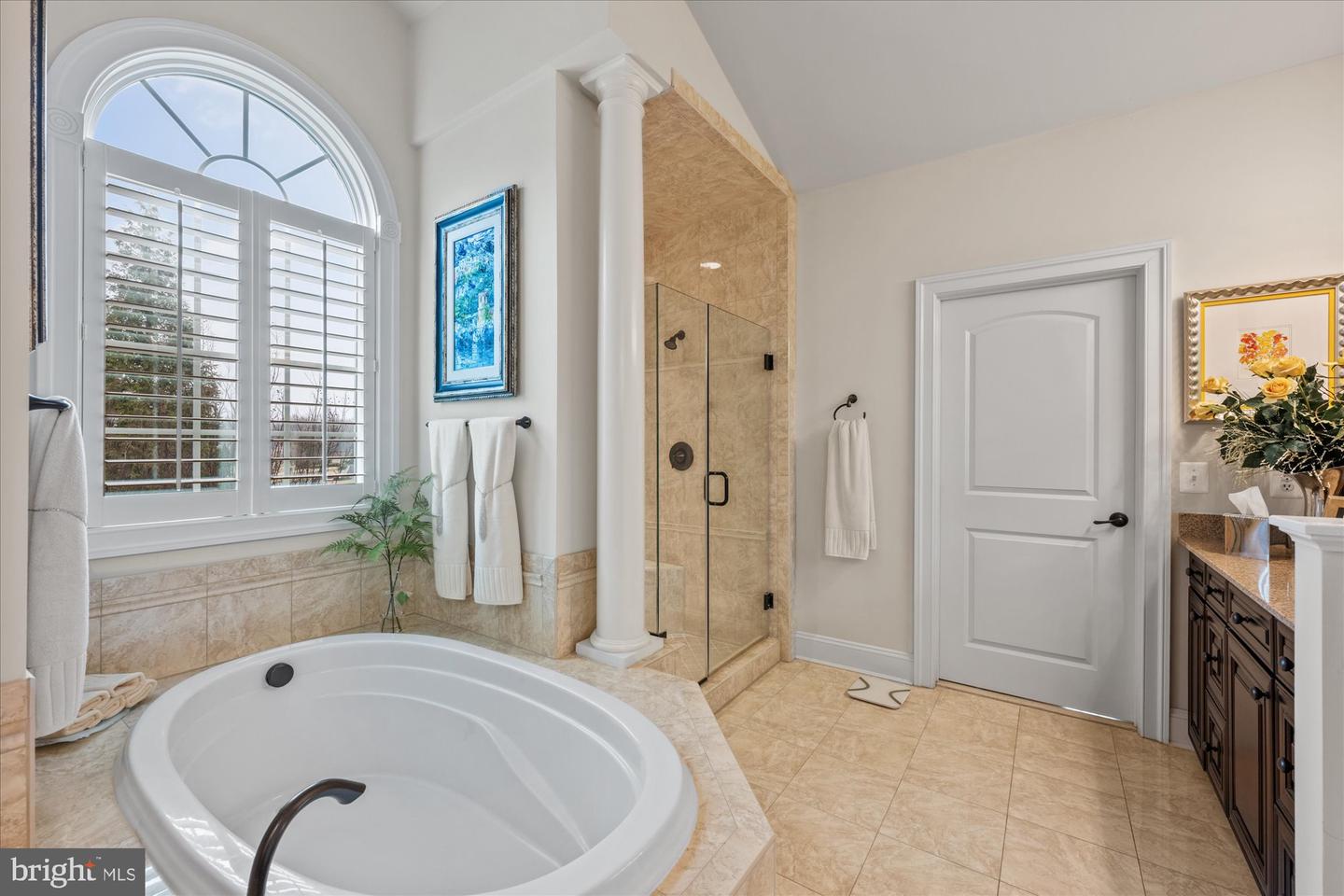 1678 HUNTING CREST WAY, VIENNA, Virginia 22182, 4 Bedrooms Bedrooms, ,5 BathroomsBathrooms,Residential,For sale,1678 HUNTING CREST WAY,VAFX2255106 MLS # VAFX2255106