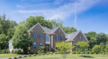 1678 HUNTING CREST WAY, VIENNA, Virginia 22182, 4 Bedrooms Bedrooms, ,5 BathroomsBathrooms,Residential,For sale,1678 HUNTING CREST WAY,VAFX2255106 MLS # VAFX2255106