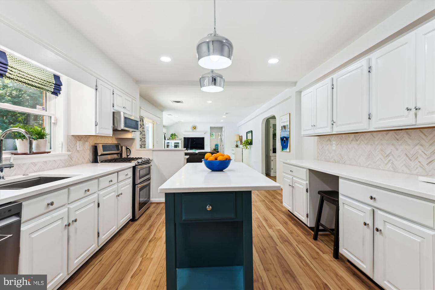 6916 PACIFIC LN, ANNANDALE, Virginia 22003, 4 Bedrooms Bedrooms, ,3 BathroomsBathrooms,Residential,For sale,6916 PACIFIC LN,VAFX2255168 MLS # VAFX2255168