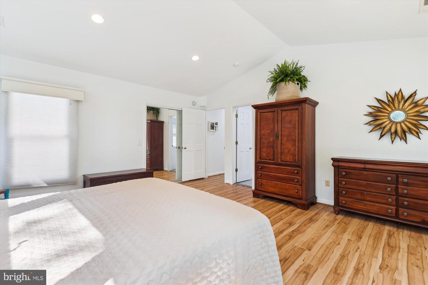 6916 PACIFIC LN, ANNANDALE, Virginia 22003, 4 Bedrooms Bedrooms, ,3 BathroomsBathrooms,Residential,For sale,6916 PACIFIC LN,VAFX2255168 MLS # VAFX2255168