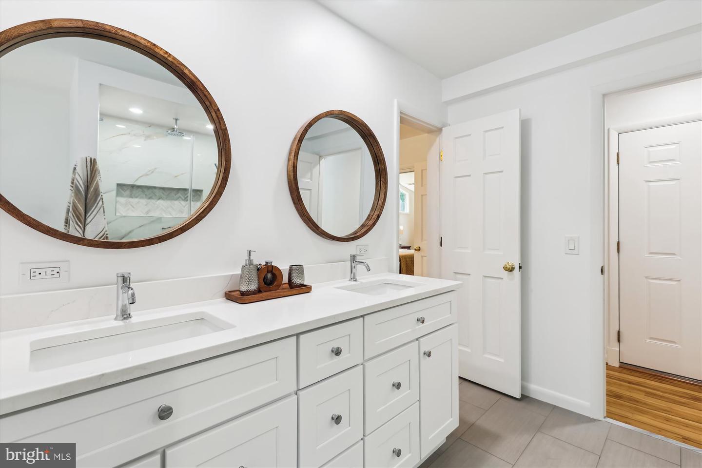 6916 PACIFIC LN, ANNANDALE, Virginia 22003, 4 Bedrooms Bedrooms, ,3 BathroomsBathrooms,Residential,For sale,6916 PACIFIC LN,VAFX2255168 MLS # VAFX2255168