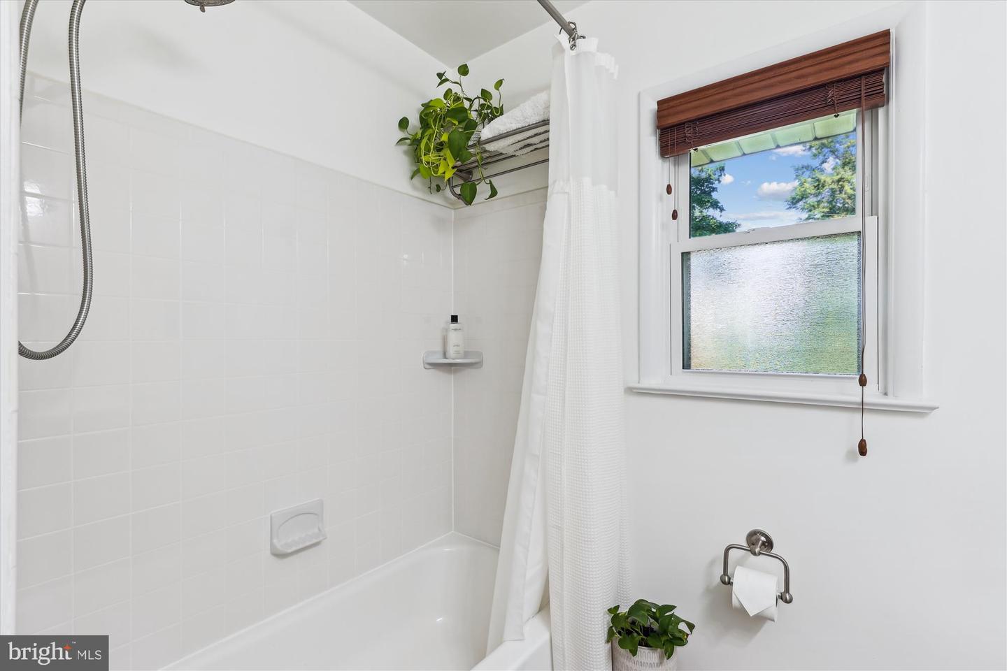 6916 PACIFIC LN, ANNANDALE, Virginia 22003, 4 Bedrooms Bedrooms, ,3 BathroomsBathrooms,Residential,For sale,6916 PACIFIC LN,VAFX2255168 MLS # VAFX2255168