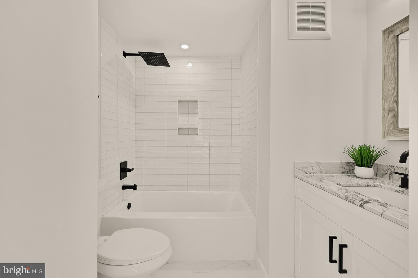 2610 41ST ST NW #5, WASHINGTON, District Of Columbia 20007, 2 Bedrooms Bedrooms, ,2 BathroomsBathrooms,Residential,For sale,2610 41ST ST NW #5,DCDC2210144 MLS # DCDC2210144