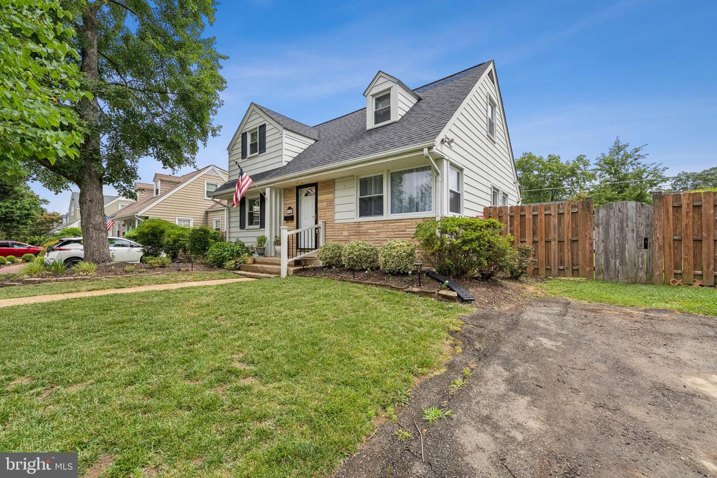 6729 WILLIAMS DR, ALEXANDRIA, Virginia 22307, 4 Bedrooms Bedrooms, 7 Rooms Rooms,1 BathroomBathrooms,Residential,For sale,6729 WILLIAMS DR,VAFX2255316 MLS # VAFX2255316