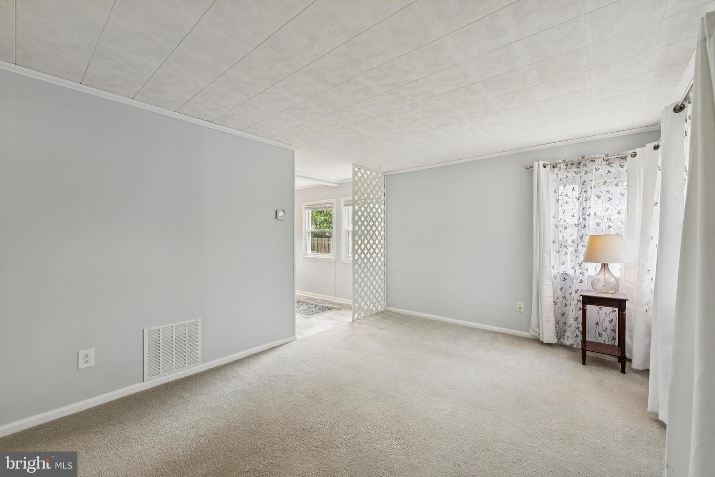 6729 WILLIAMS DR, ALEXANDRIA, Virginia 22307, 4 Bedrooms Bedrooms, 7 Rooms Rooms,1 BathroomBathrooms,Residential,For sale,6729 WILLIAMS DR,VAFX2255316 MLS # VAFX2255316