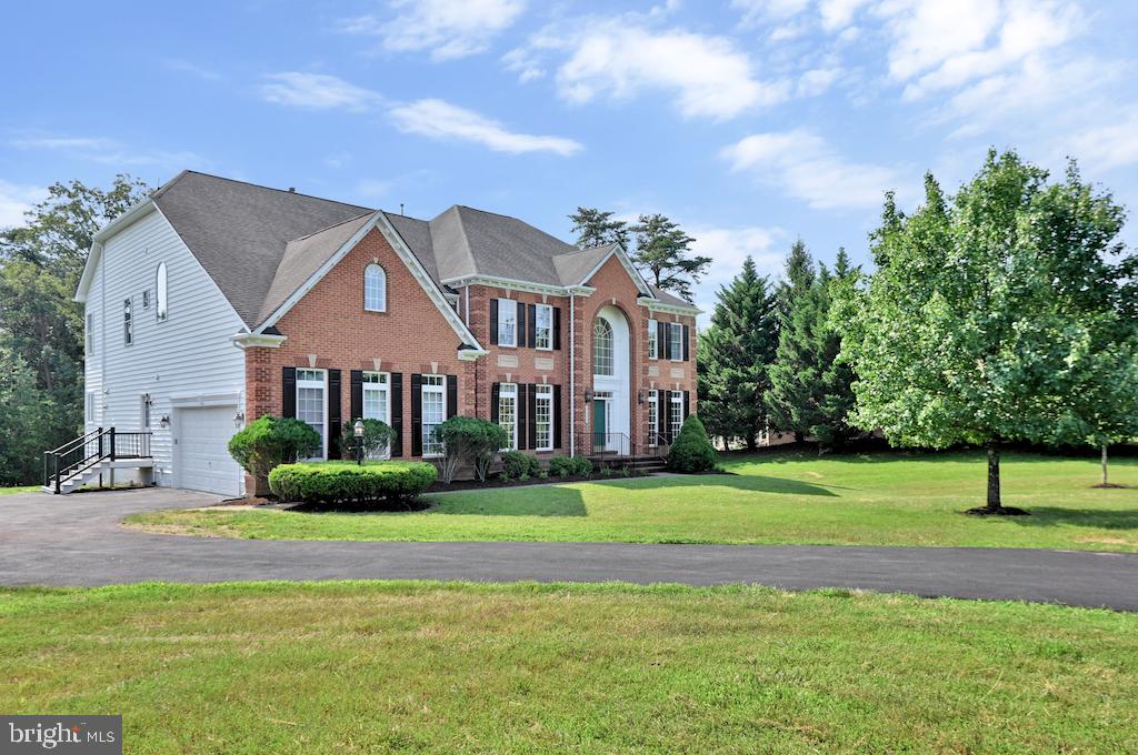 27486 PADDOCK TRAIL PL, CHANTILLY, Virginia 20152, 5 Bedrooms Bedrooms, ,5 BathroomsBathrooms,Residential,For sale,27486 PADDOCK TRAIL PL,VALO2102066 MLS # VALO2102066