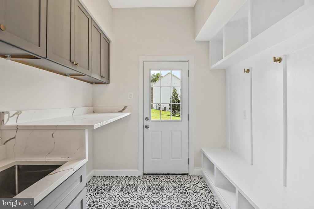 27486 PADDOCK TRAIL PL, CHANTILLY, Virginia 20152, 5 Bedrooms Bedrooms, ,5 BathroomsBathrooms,Residential,For sale,27486 PADDOCK TRAIL PL,VALO2102066 MLS # VALO2102066