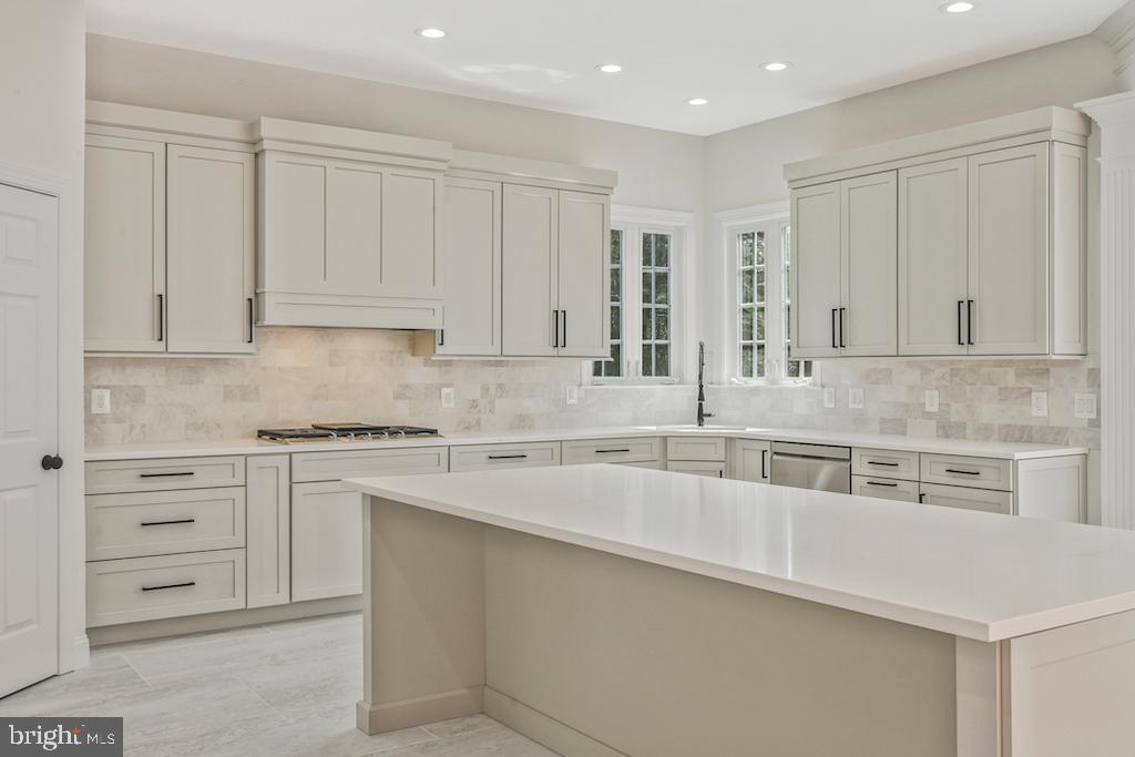 27486 PADDOCK TRAIL PL, CHANTILLY, Virginia 20152, 5 Bedrooms Bedrooms, ,5 BathroomsBathrooms,Residential,For sale,27486 PADDOCK TRAIL PL,VALO2102066 MLS # VALO2102066