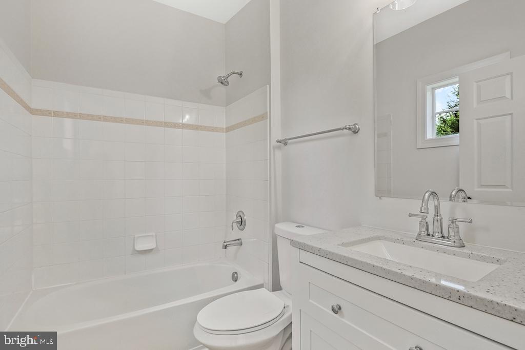 27486 PADDOCK TRAIL PL, CHANTILLY, Virginia 20152, 5 Bedrooms Bedrooms, ,5 BathroomsBathrooms,Residential,For sale,27486 PADDOCK TRAIL PL,VALO2102066 MLS # VALO2102066