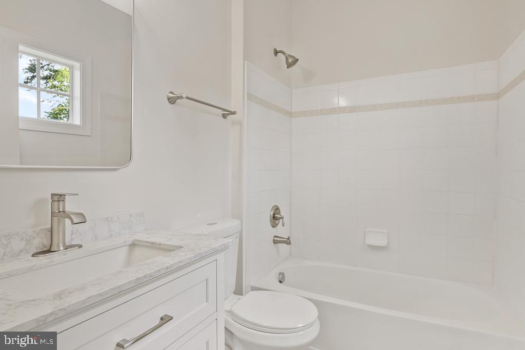 27486 PADDOCK TRAIL PL, CHANTILLY, Virginia 20152, 5 Bedrooms Bedrooms, ,5 BathroomsBathrooms,Residential,For sale,27486 PADDOCK TRAIL PL,VALO2102066 MLS # VALO2102066