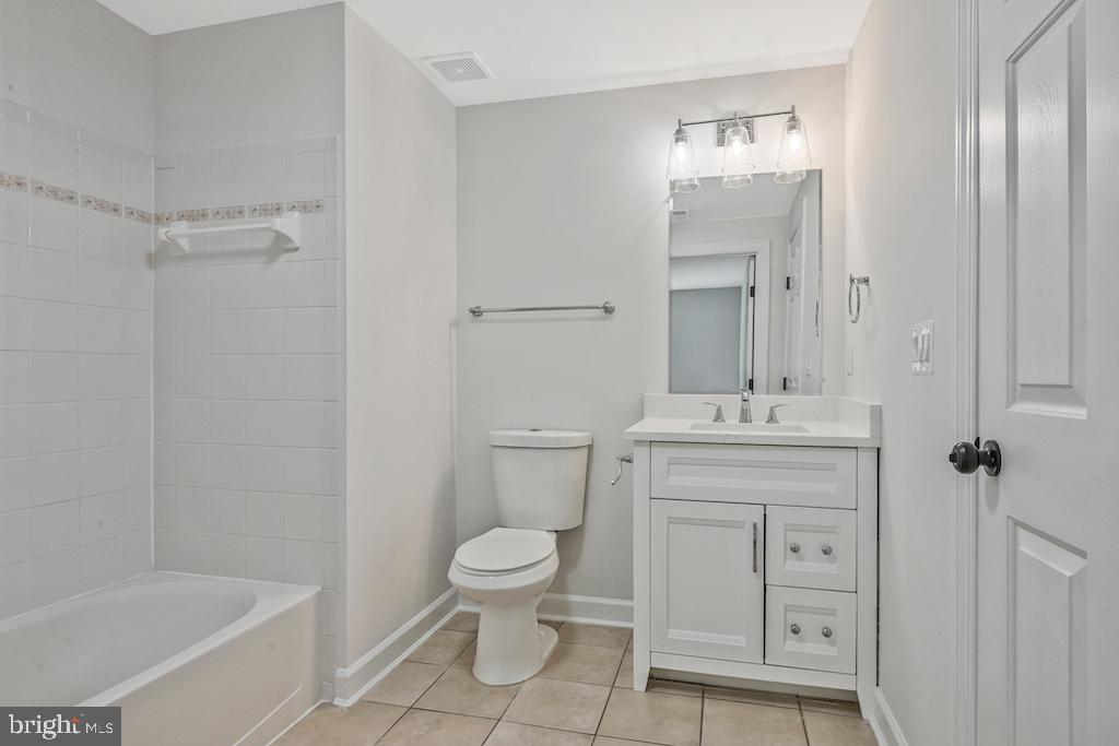 27486 PADDOCK TRAIL PL, CHANTILLY, Virginia 20152, 5 Bedrooms Bedrooms, ,5 BathroomsBathrooms,Residential,For sale,27486 PADDOCK TRAIL PL,VALO2102066 MLS # VALO2102066