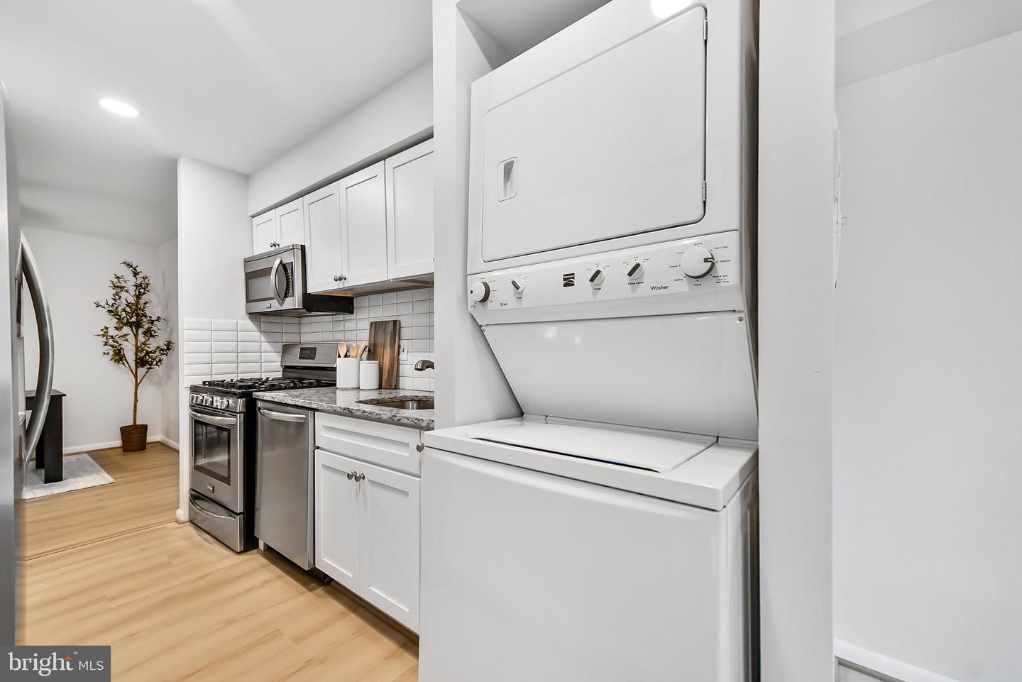 11224 CHESTNUT GROVE SQ #228, RESTON, Virginia 20190, 2 Bedrooms Bedrooms, ,1 BathroomBathrooms,Residential,For sale,11224 CHESTNUT GROVE SQ #228,VAFX2255350 MLS # VAFX2255350